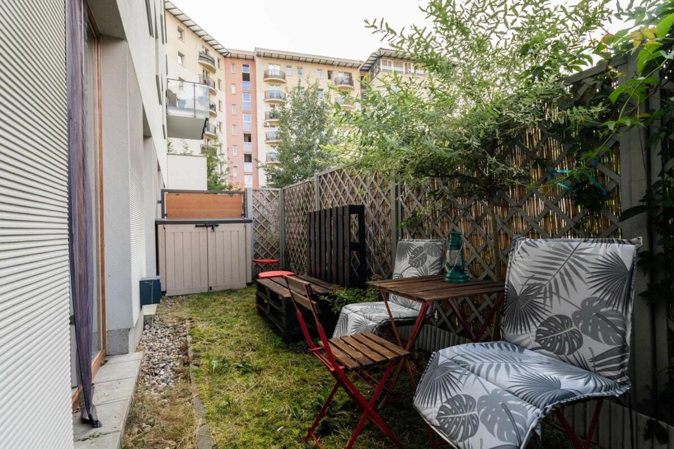 Modern 70M Apartment With Private Garden Metro Warsaw Exterior photo