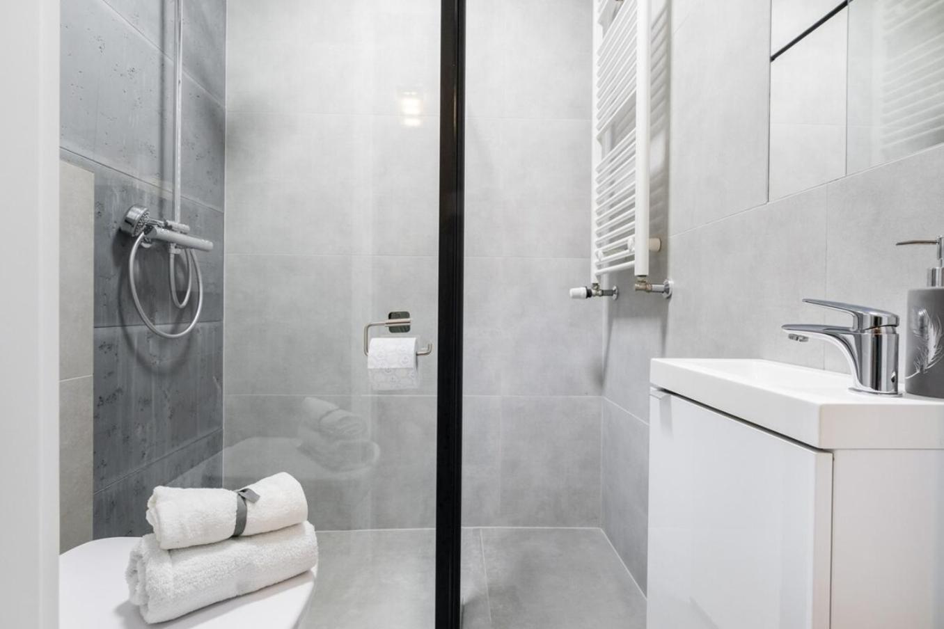 Modern 70M Apartment With Private Garden Metro Warsaw Exterior photo